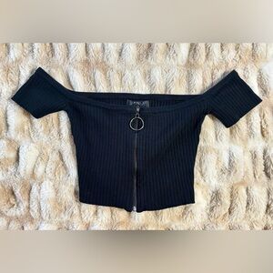 Hera Collection Black Off-Shoulder Ribbed Zip Crop Top